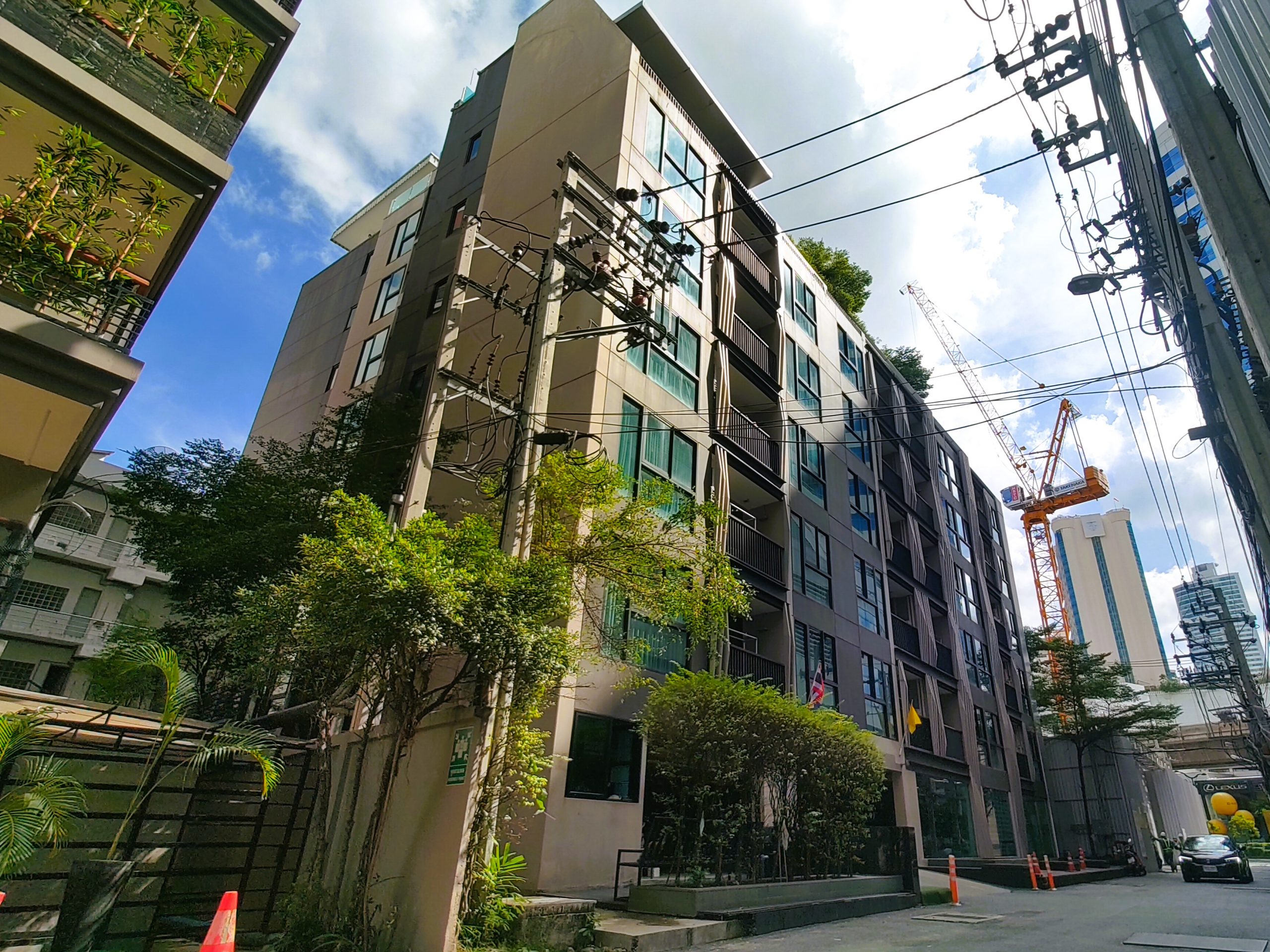 Upper Suites Sukhumvit 25
