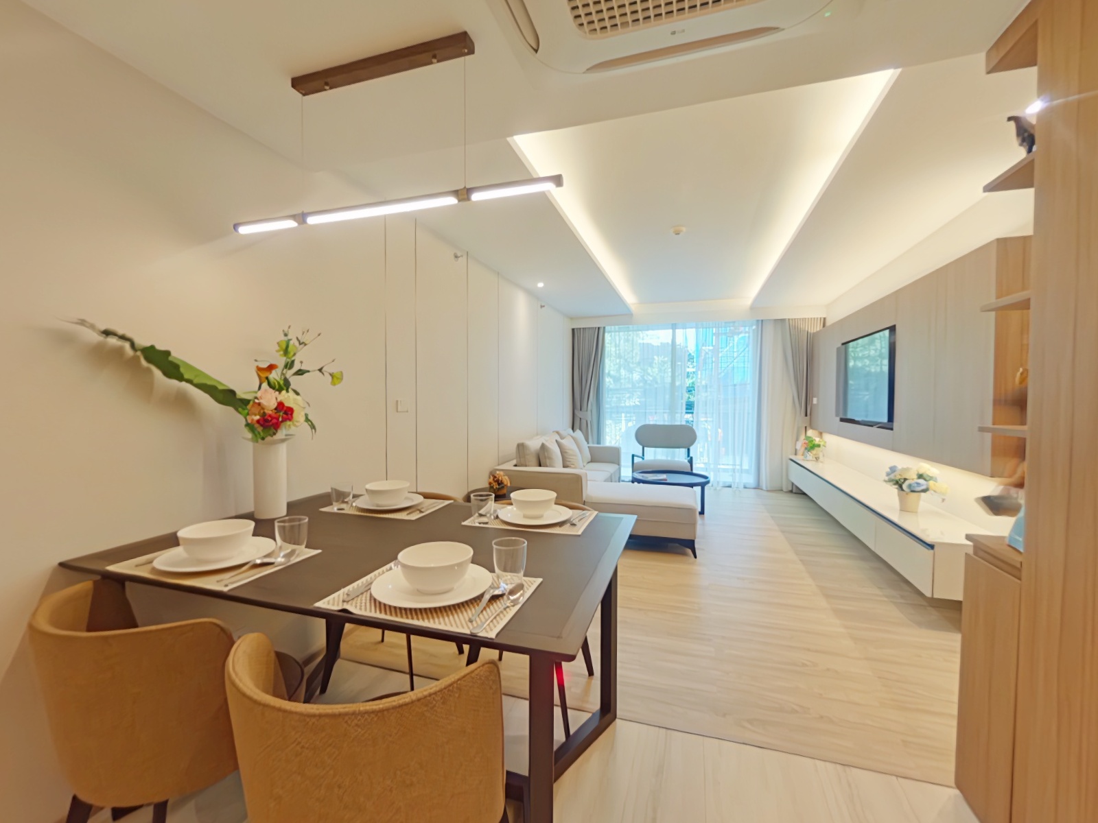 39 LUXURY Suites