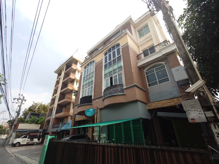 Green View Ekkamai 10